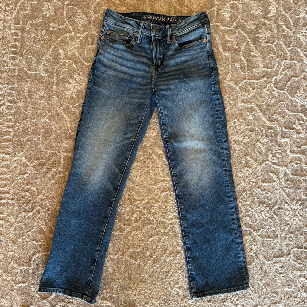 American Eagle Outfitters Men's / Boys  AirFlex Medium Wash Straight Jeans